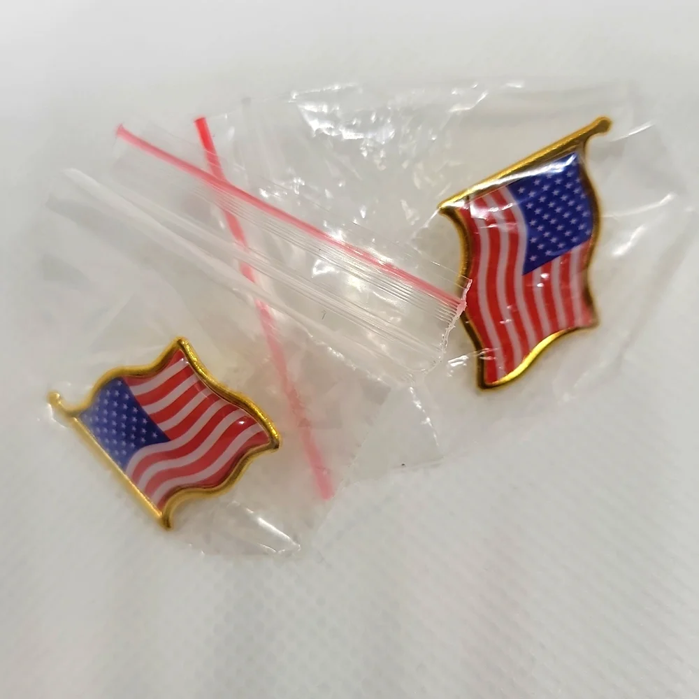 American Wavy Flag Tac Pin Set of 2 Gold Tone Lapel Brooch OS New